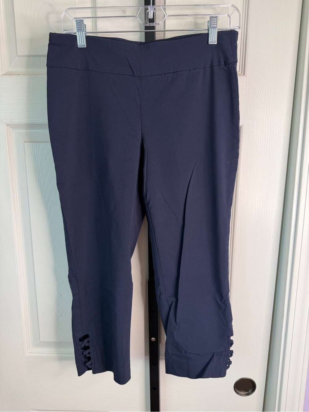 Van Heusen Navy Capri Ponte Pants with Side Tab Detail, size 6